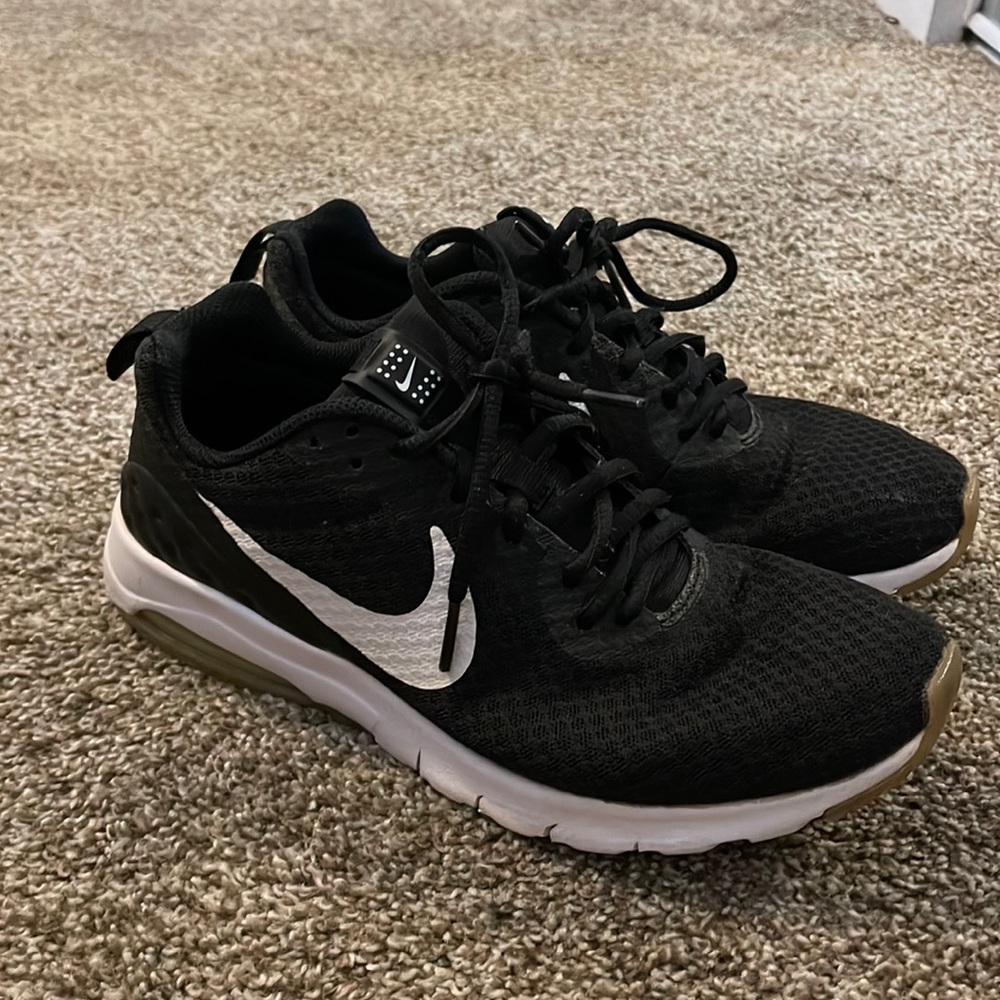 nike air size 9 running shoes black